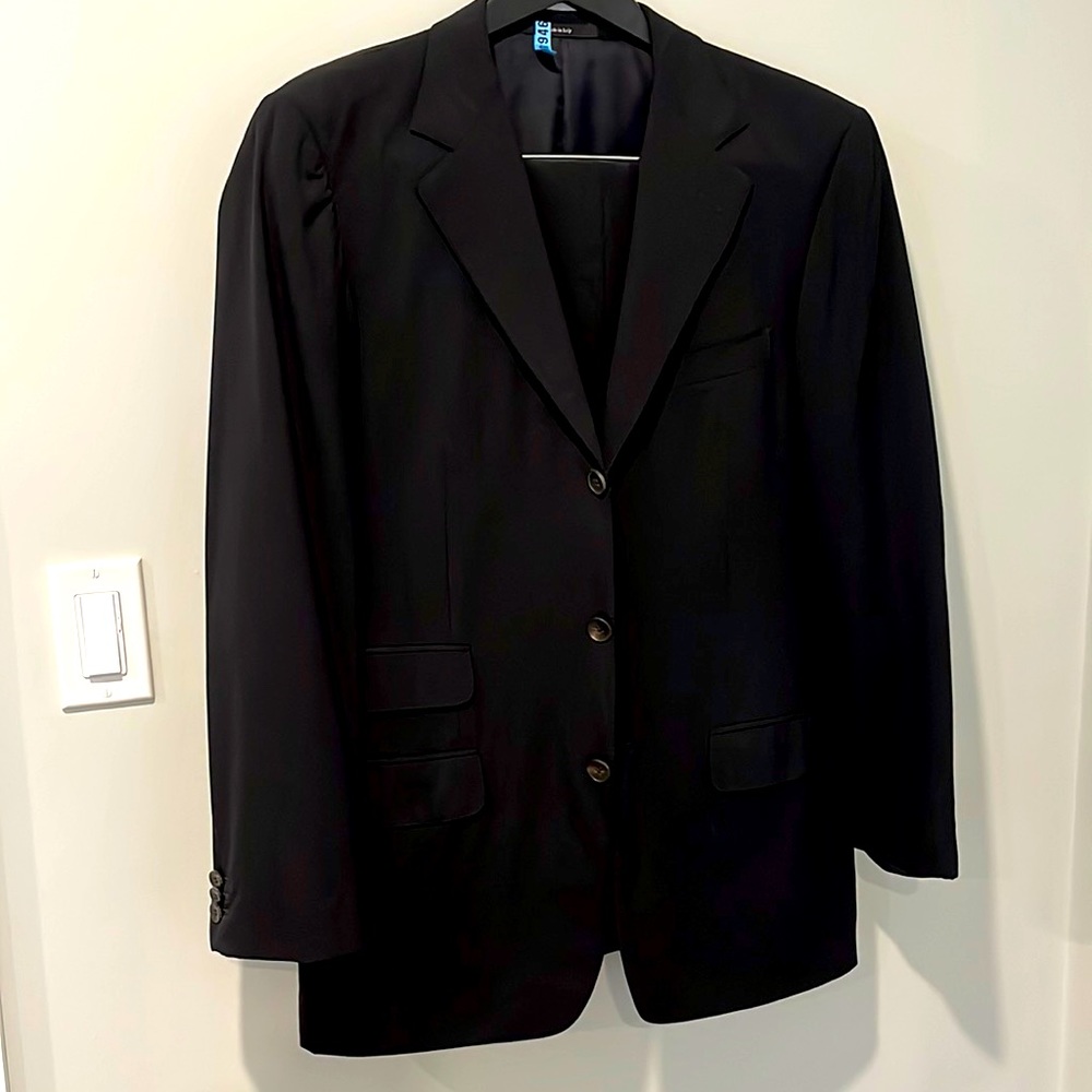 Men’s 46 R Gucci Suit